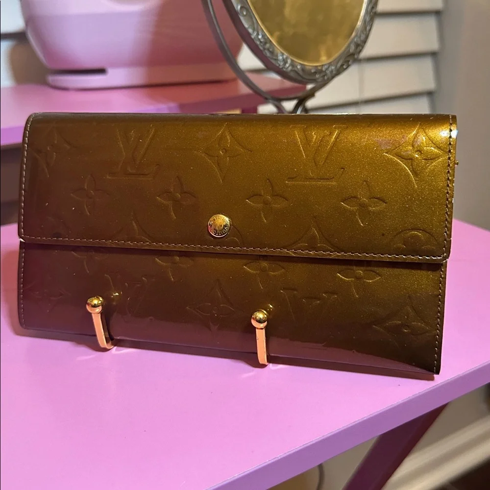 LV wallet ONLY - Picture 4 of 13